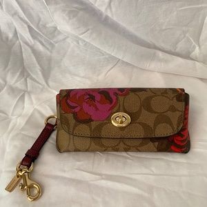 Coach Sunglass Case In Signature Canvas With Jumbo Floral Print